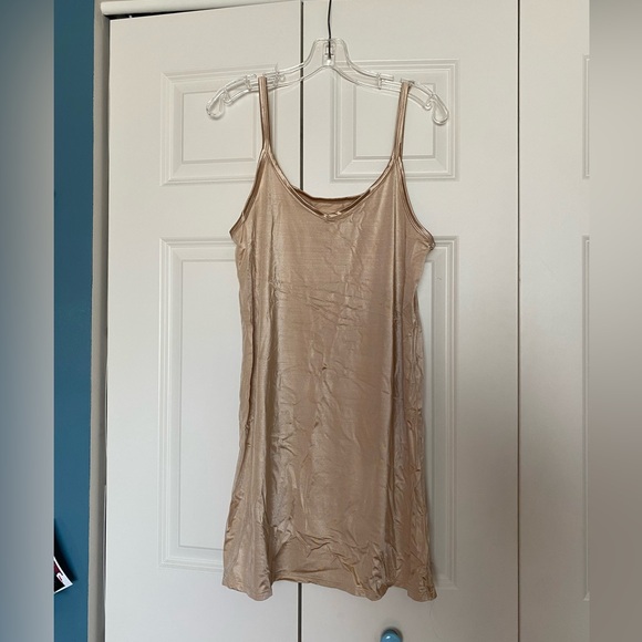 Vanity Fair Other - Vanity Fair Nude Color Slip Size 10